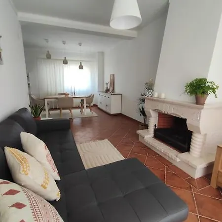 Casa Rosas - Moradia Com Jardim E Churrasco, Charneca Da Cotovia 빌라 세심브라