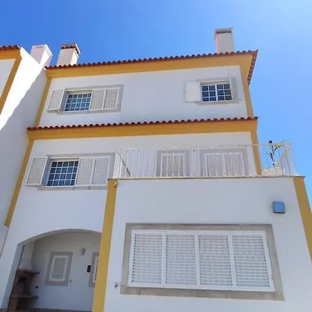 Casa Rosas - Moradia Com Jardim E Churrasco, Charneca Da Cotovia 빌라 *