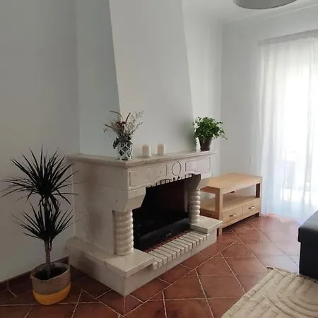 Casa Rosas - Moradia Com Jardim E Churrasco, Charneca Da Cotovia *