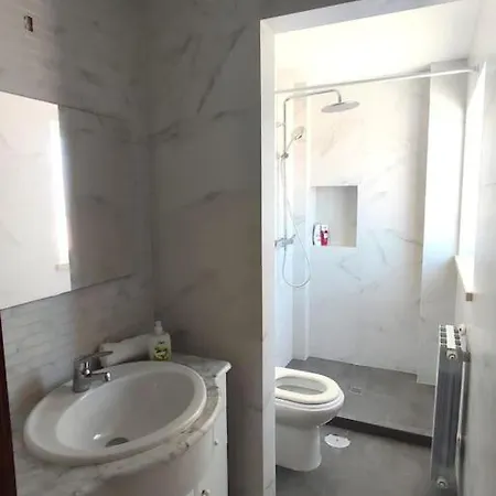 Casa Rosas - Moradia Com Jardim E Churrasco, Charneca Da Cotovia * 세심브라