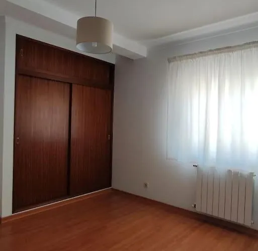 Casa Rosas - Moradia Com Jardim E Churrasco, Charneca Da Cotovia * Сесимбра