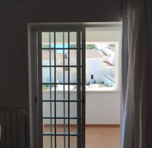 Casa Rosas - Moradia Com Jardim E Churrasco, Charneca Da Cotovia 别墅 *