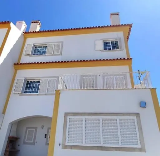 Casa Rosas - Moradia Com Jardim E Churrasco, Charneca Da Cotovia 别墅 *