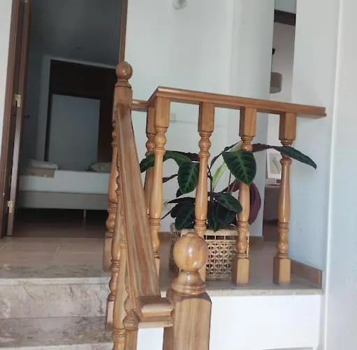 Casa Rosas - Moradia Com Jardim E Churrasco, Charneca Da Cotovia 塞辛布拉
